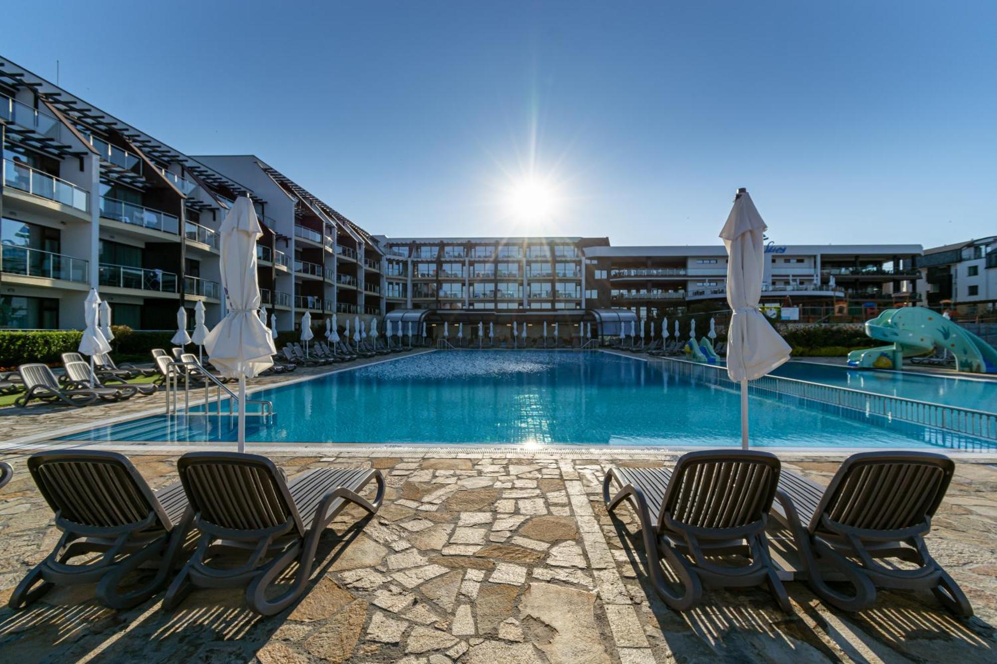 Topola Skies Resort & Aquapark Kavarna Exterior photo