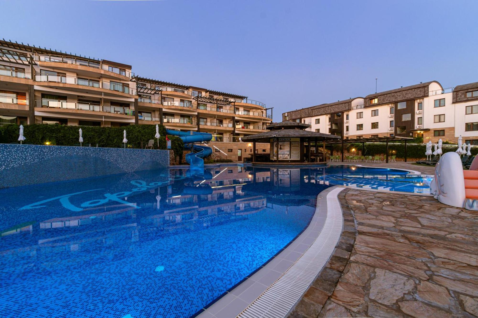 Topola Skies Resort & Aquapark Kavarna Exterior photo