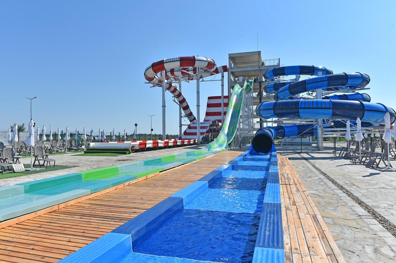 Topola Skies Resort & Aquapark Kavarna Exterior photo
