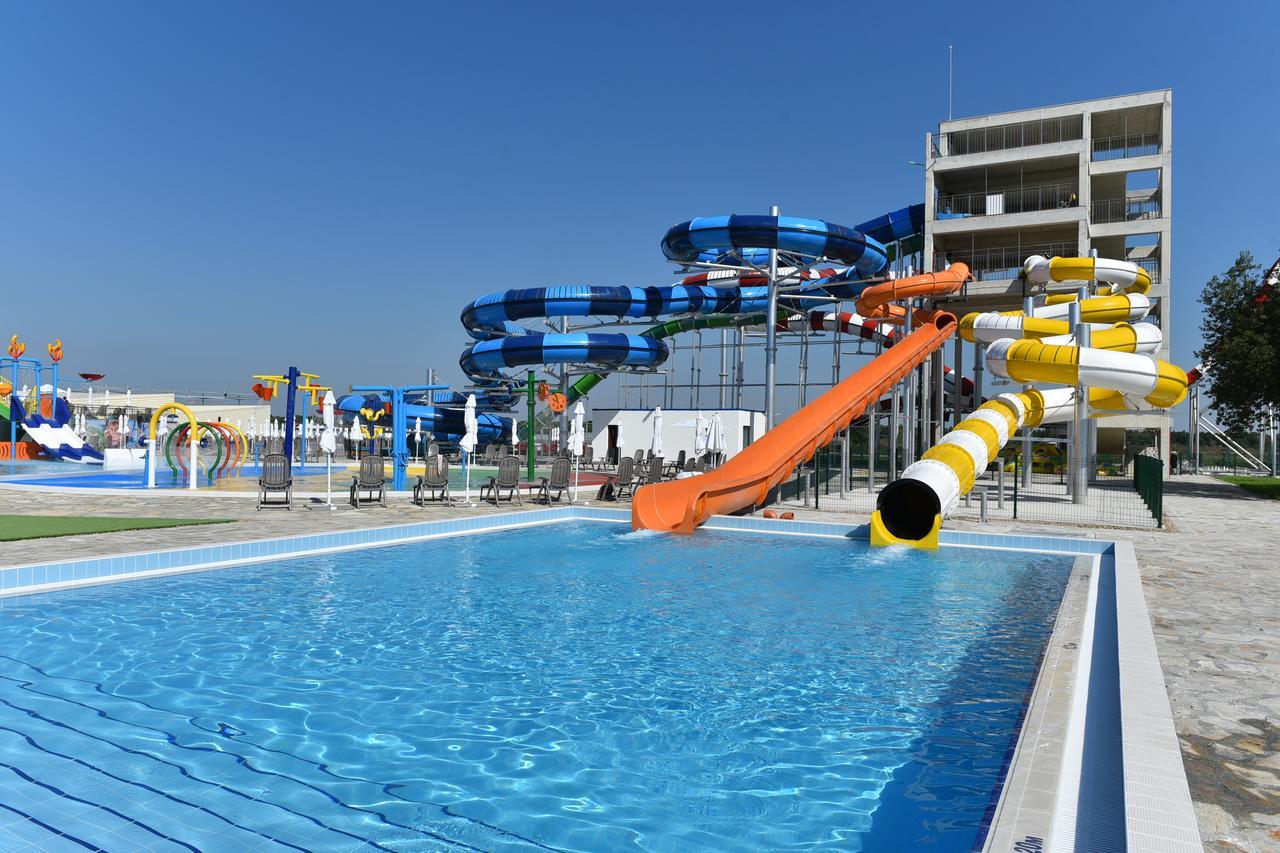Topola Skies Resort & Aquapark Kavarna Exterior photo
